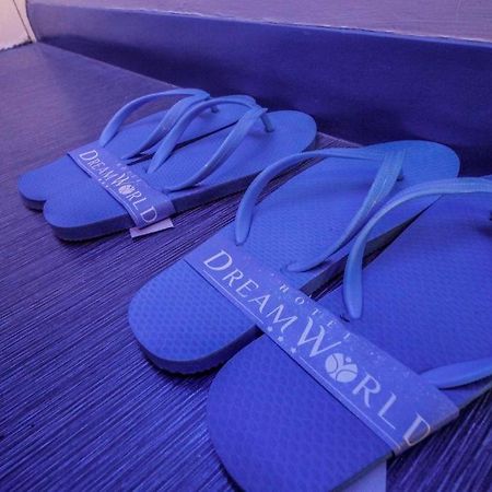 קואזון סיטי Hotel Dream World Araneta Cubao מראה חיצוני תמונה